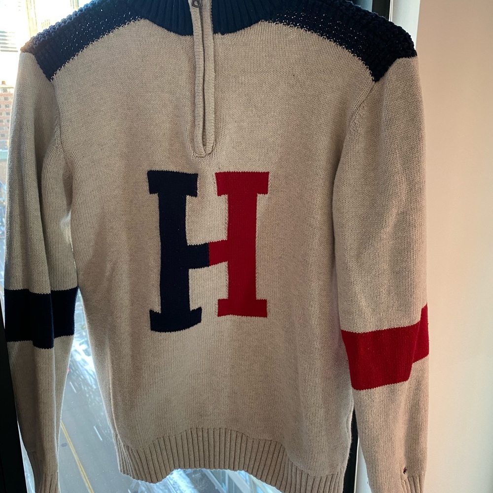COPY - Tommy Hilfiger sweater!